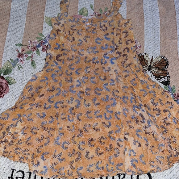 Kimberley’s Travels Dress - Picture 1 of 6